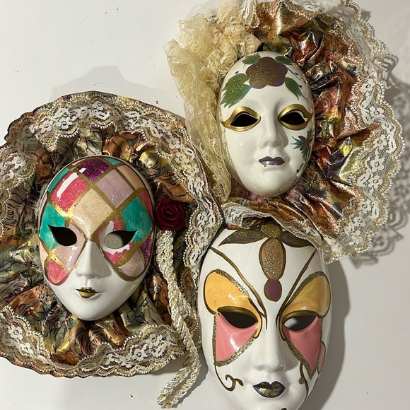 3 90s ceramic wall masks - Picture 2 of 16
